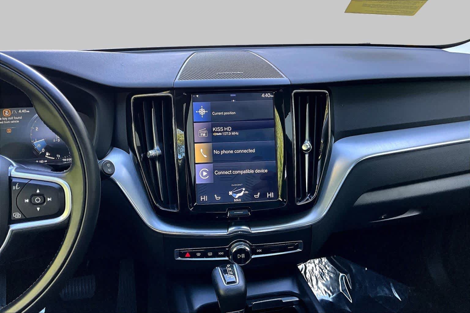 Used 2019 Volvo XC60 T5 Momentum w/ Multimedia Package AWD/4WD image 6