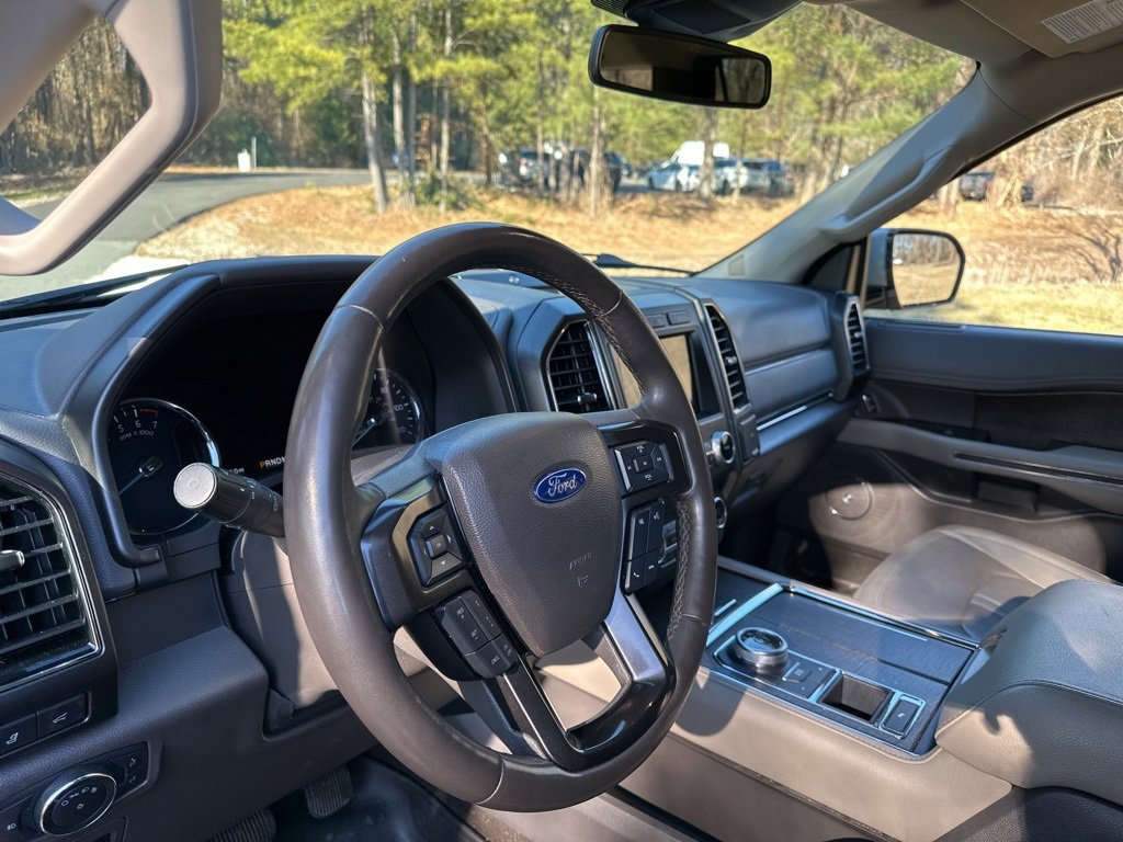 Used 2021 Ford Expedition Max Limited image 9