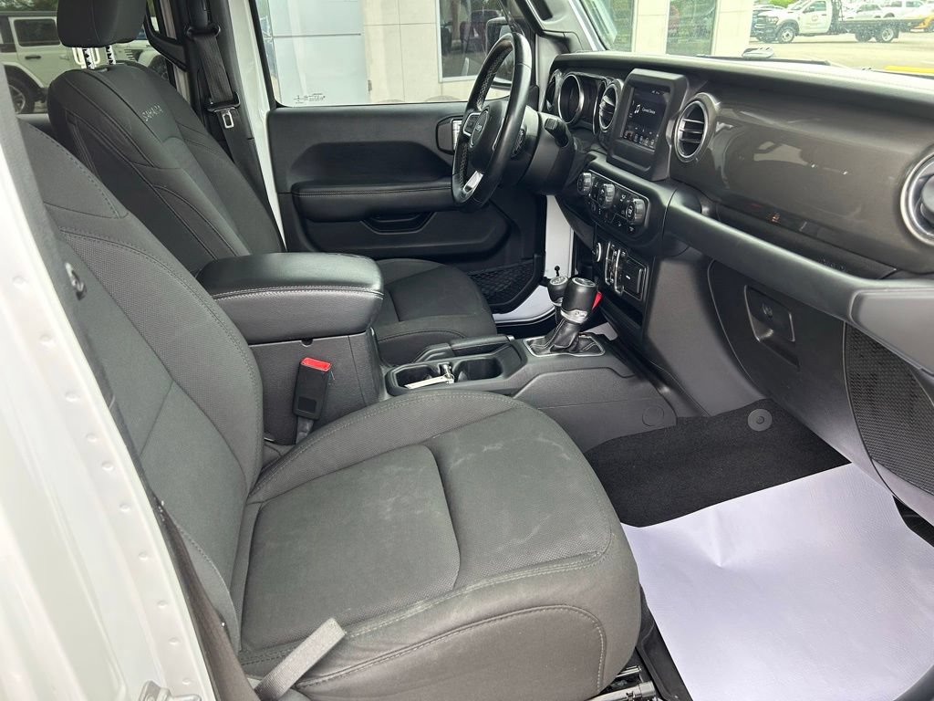 Used 2019 Jeep Wrangler Unlimited Sahara AWD/4WD image 12
