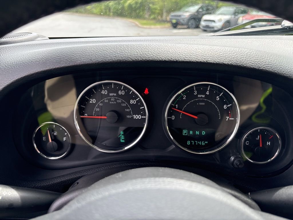 Used 2016 Jeep Wrangler Unlimited Sahara w/ Connectivity Group AWD/4WD image 19