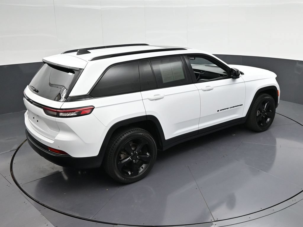 Used 2024 Jeep Grand Cherokee Altitude AWD/4WD image 21