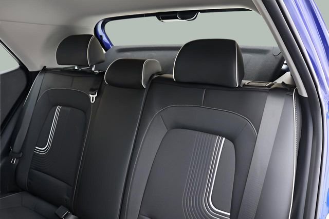 Used 2023 Hyundai Venue Limited image 14