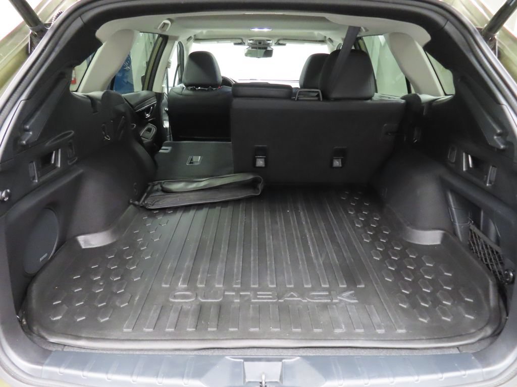 Used 2023 Subaru Outback Touring AWD/4WD image 38