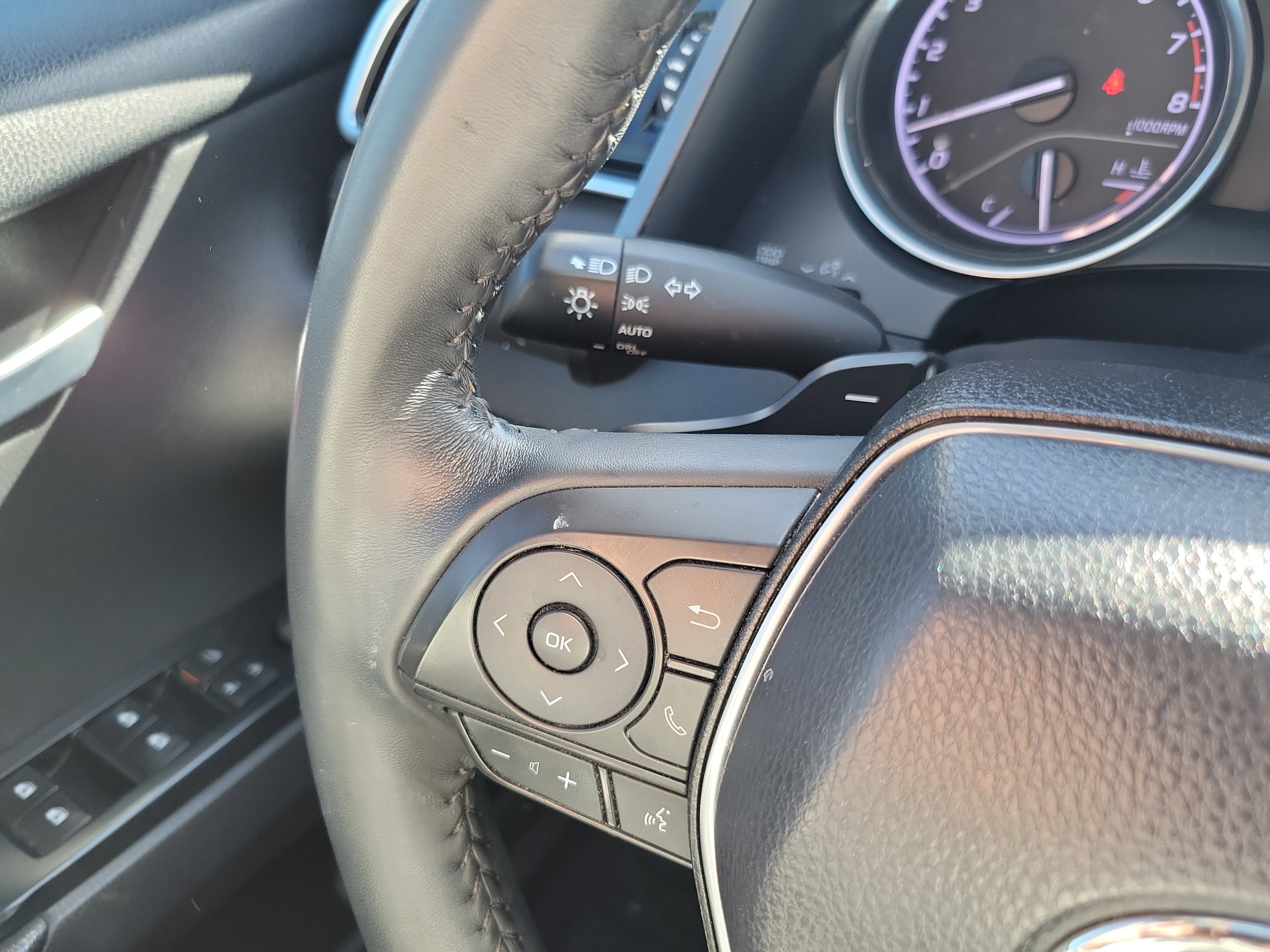 Certified 2018 Toyota Camry SE w/ Moonroof Package image 22