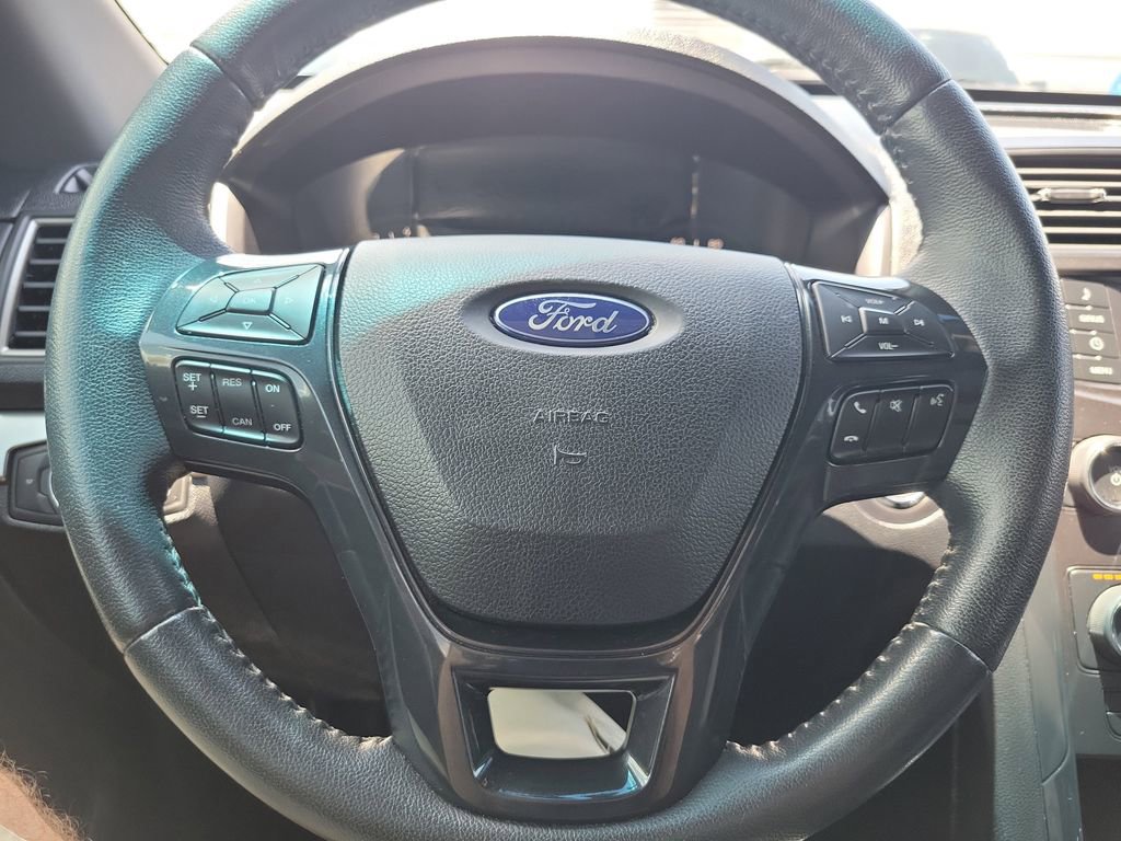 Used 2019 Ford Explorer XLT FWD image 18