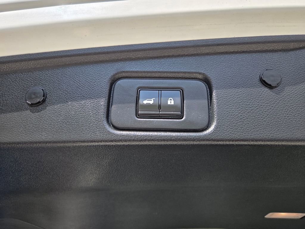 Used 2022 Nissan Pathfinder Platinum w/ Cargo Package image 10