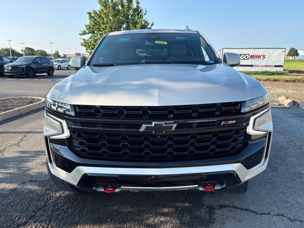 Used 2023 Chevrolet Tahoe Z71 w/ Luxury Package AWD/4WD image 2