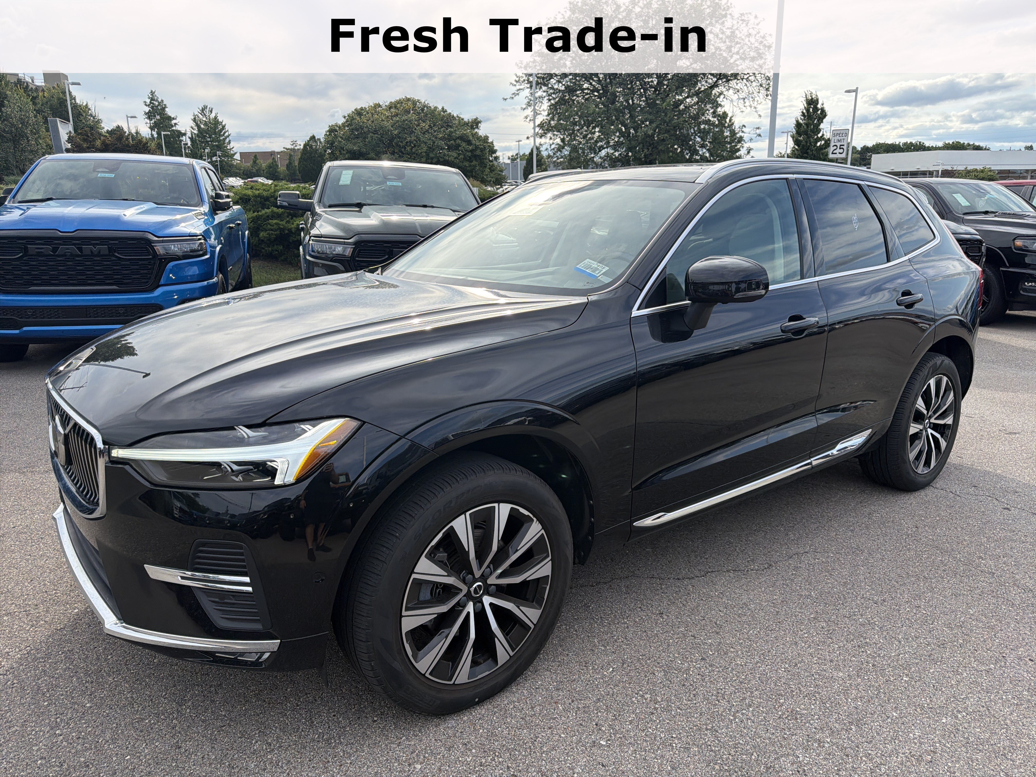 Used 2023 Volvo XC60 B5 Plus FWD image 4