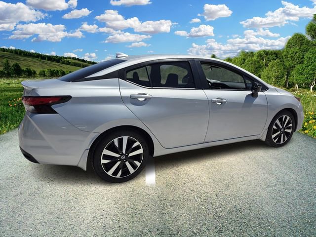 Used 2022 Nissan Versa SR image 7
