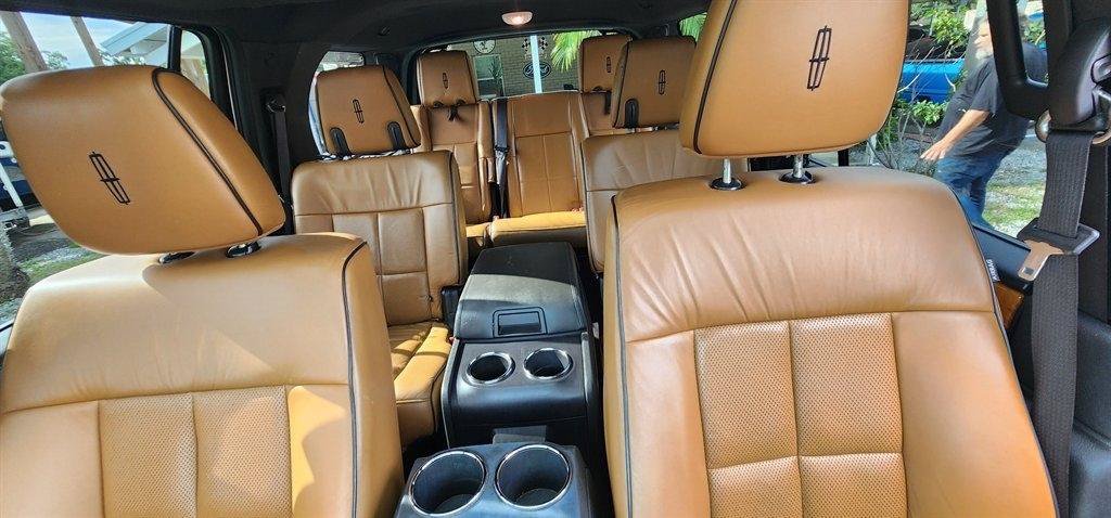 Used 2012 Lincoln Navigator 2WD image 25