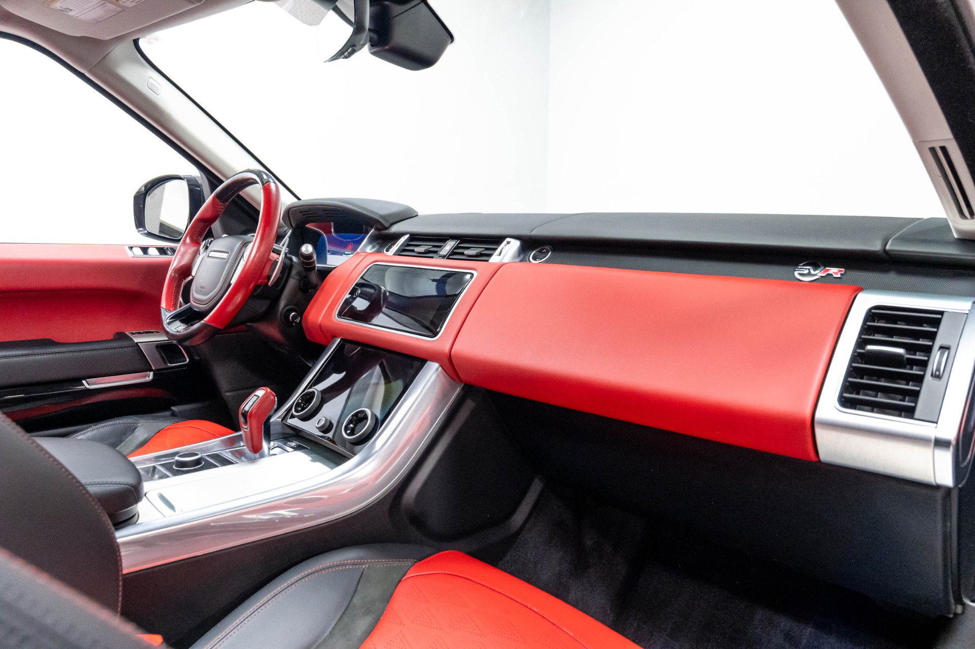 Used 2019 Land Rover Range Rover Sport SVR AWD/4WD image 28
