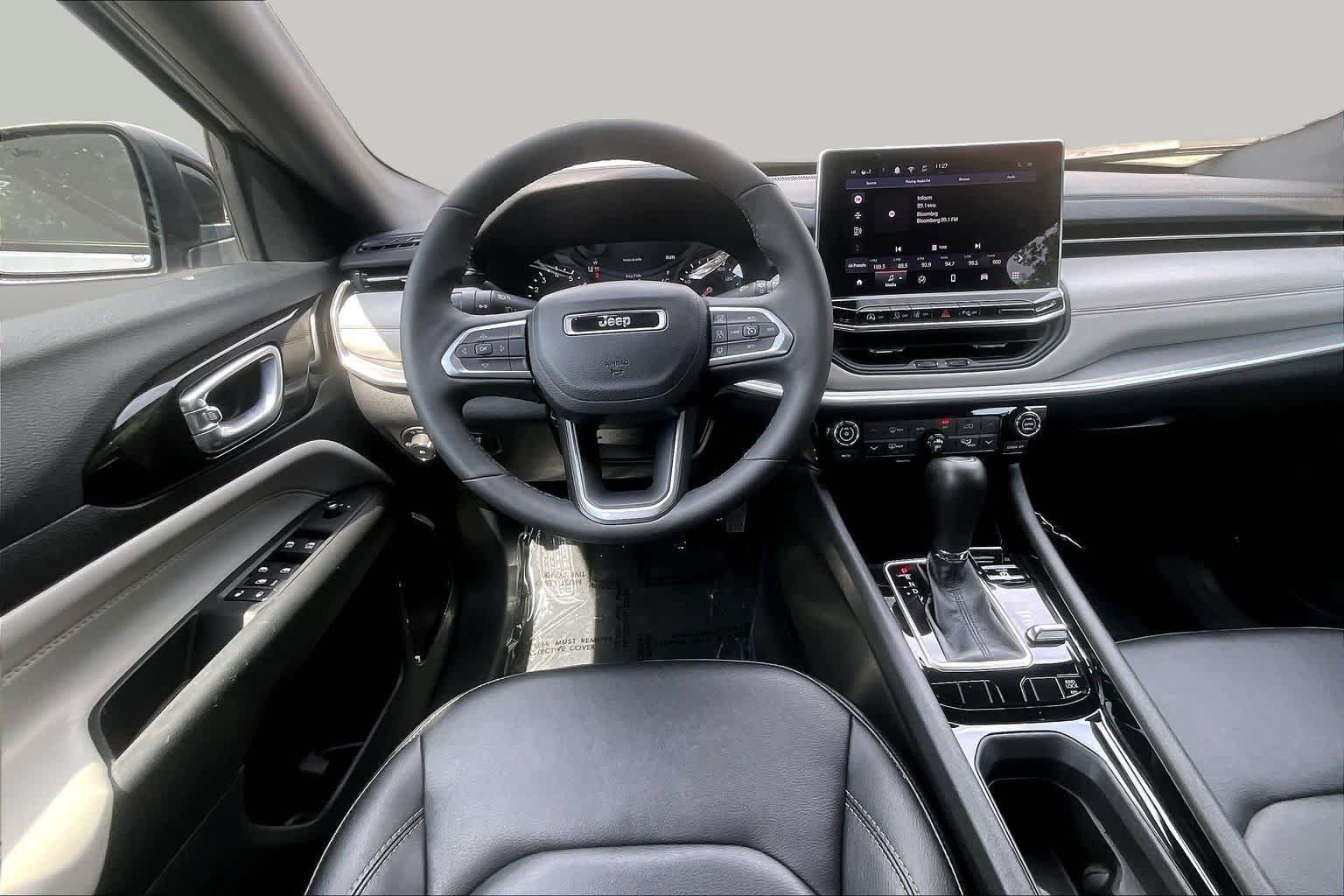 Used 2026 Jeep Compass Limited AWD/4WD image 6