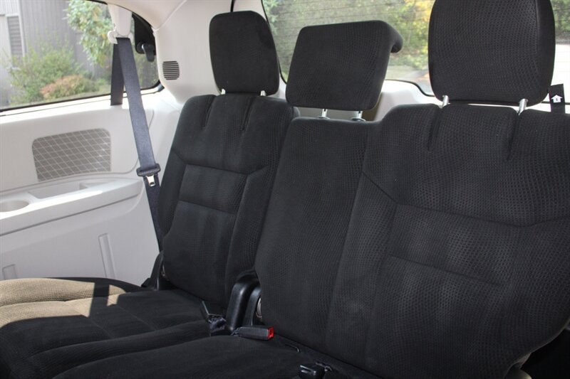 Used 2015 Dodge Grand Caravan SE w/ Quick Order Package 29E SE FWD image 15