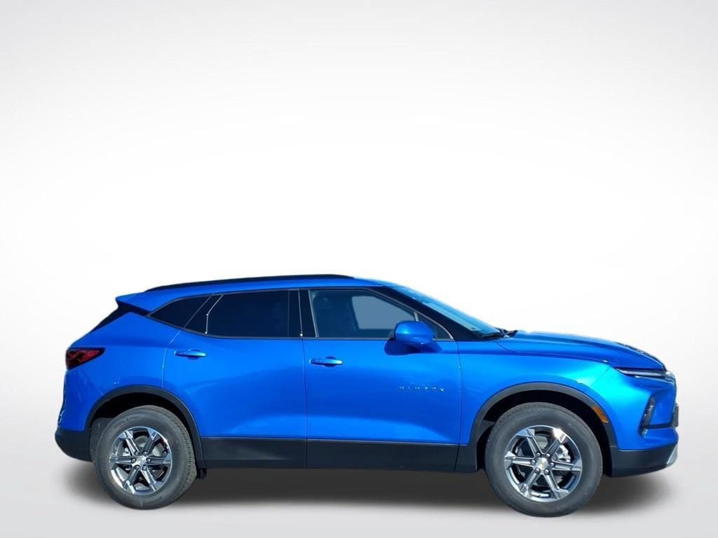 New 2026 Chevrolet Blazer LT w/ Convenience Package FWD image 2