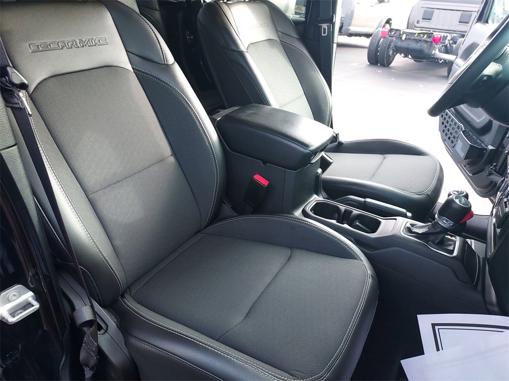 Used 2023 Jeep Gladiator Sport image 29