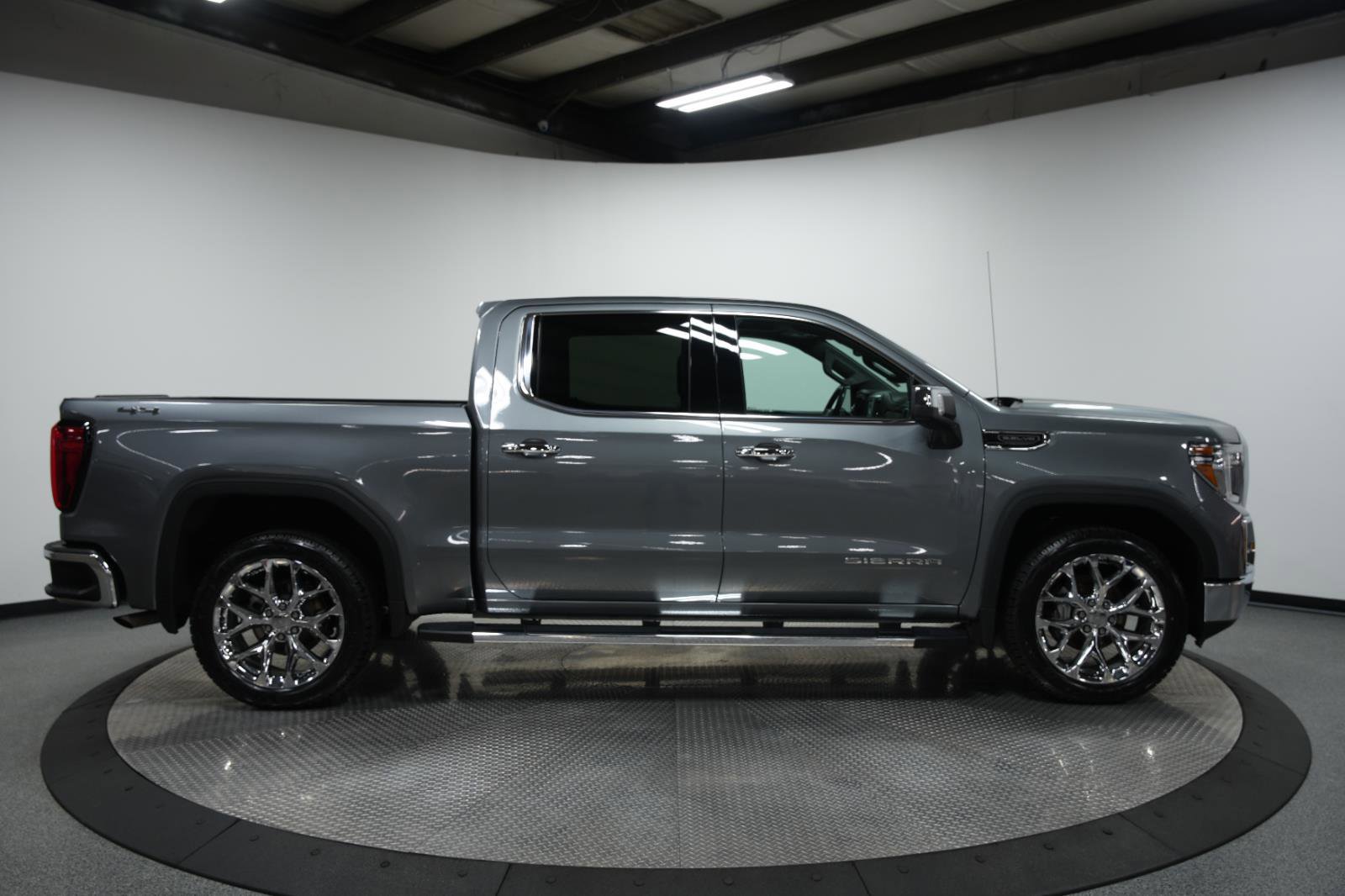 Used 2020 GMC Sierra 1500 SLT w/ SLT Premium Plus Package image 9
