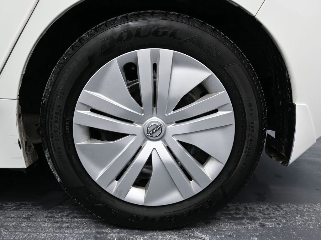 Used 2023 Nissan Leaf S image 12