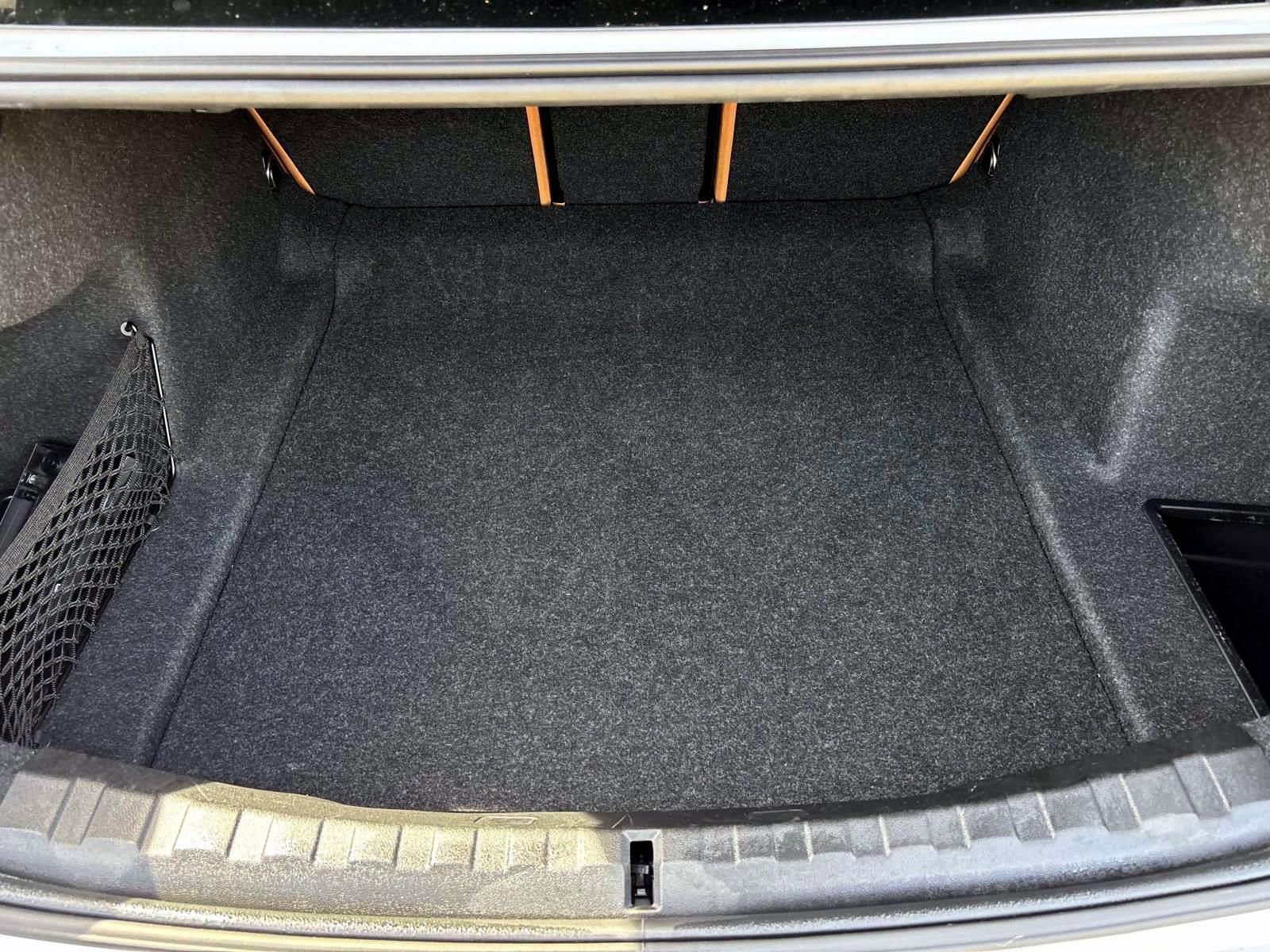 Used 2025 BMW 330i xDrive Sedan AWD/4WD image 9