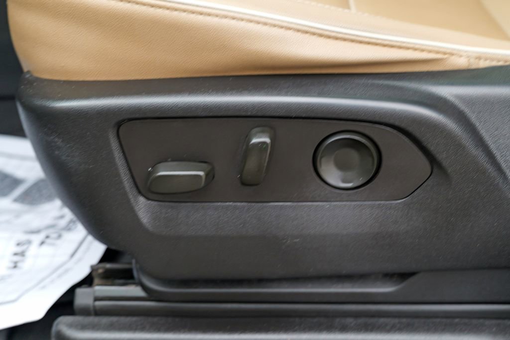 Used 2023 Chevrolet Tahoe Premier AWD/4WD image 24