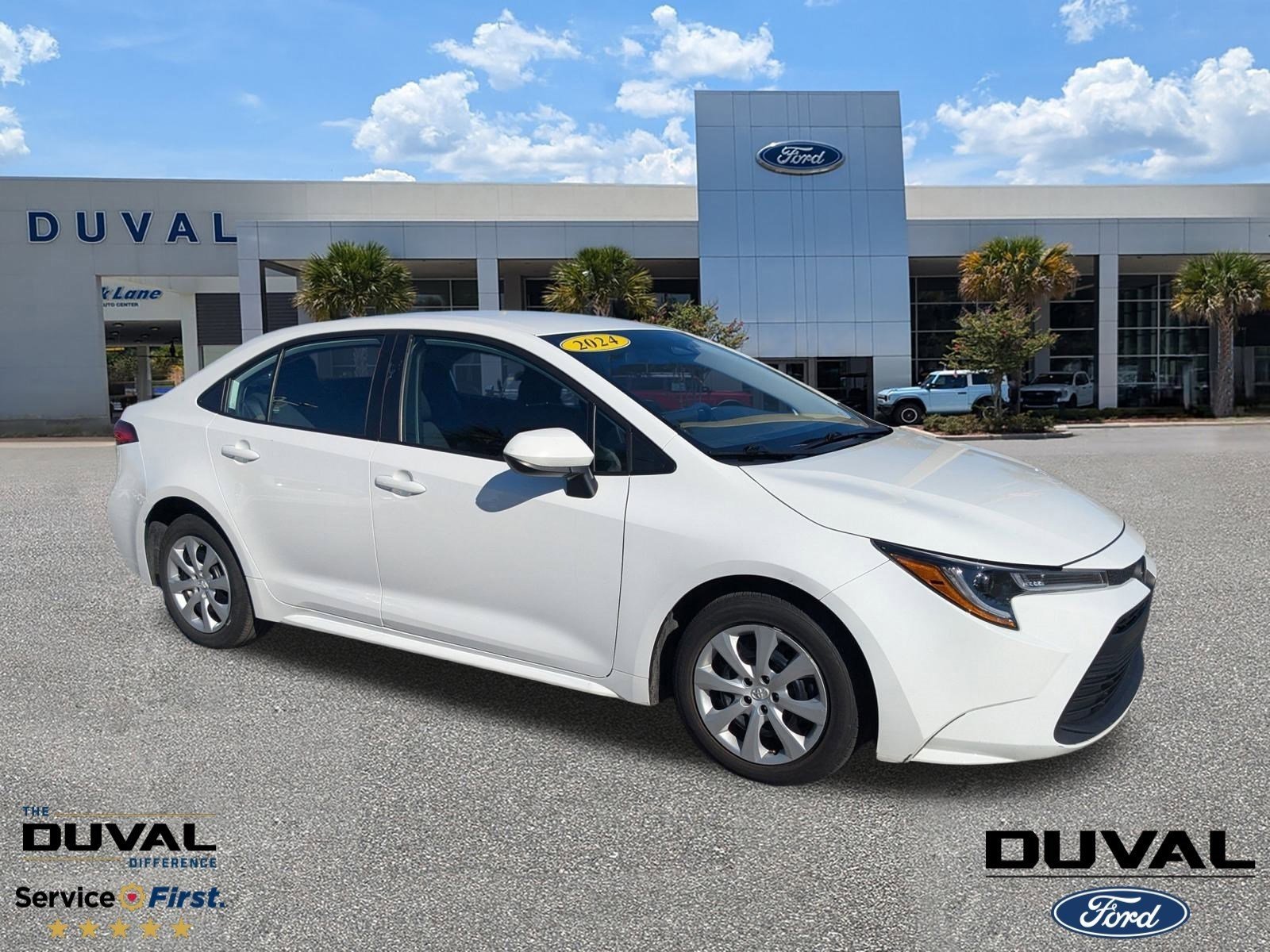 Used 2024 Toyota Corolla LE image 1