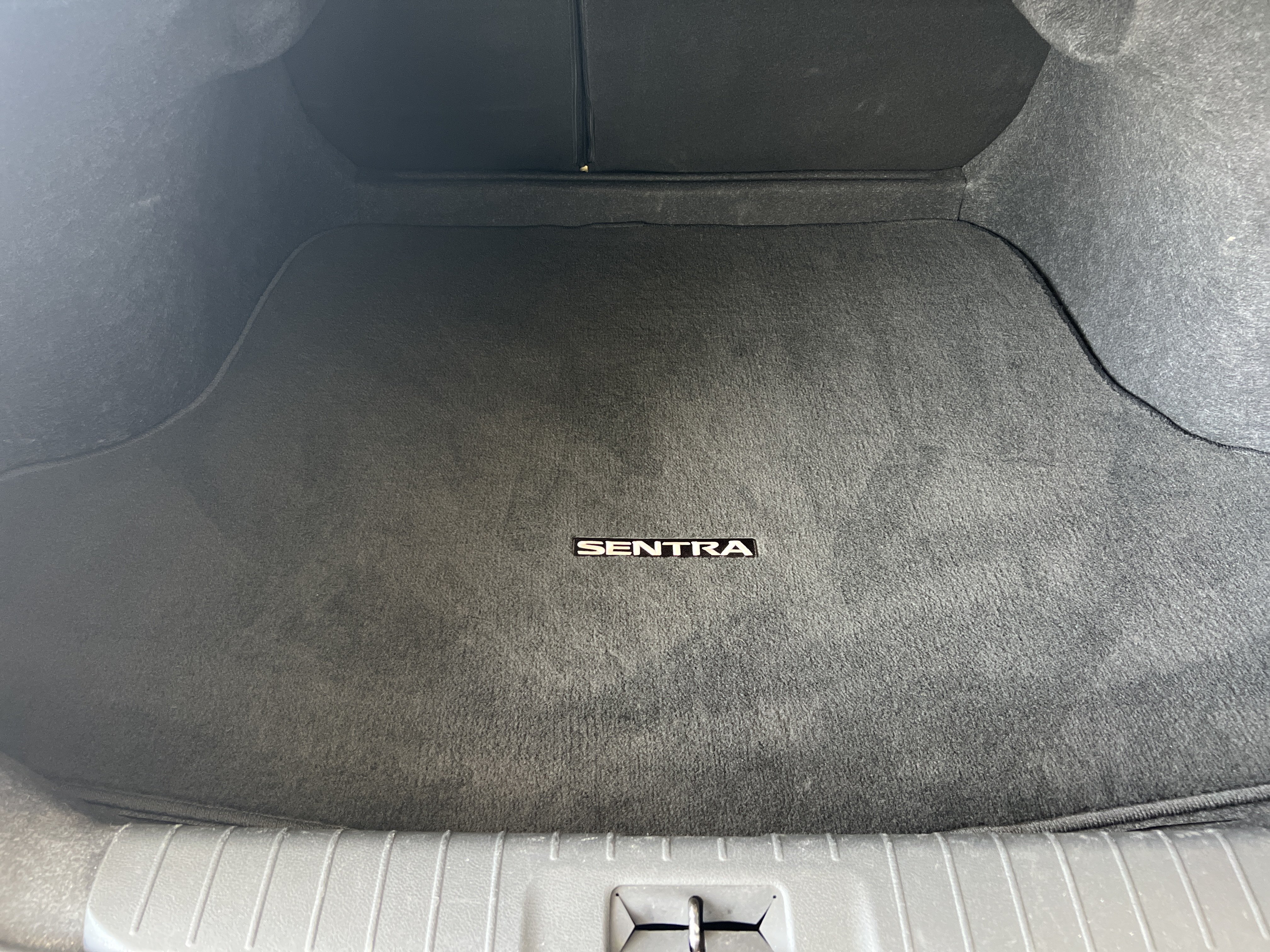 Used 2025 Nissan Sentra SR FWD image 7