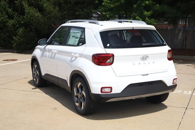 New 2026 Hyundai Venue SEL FWD image 5