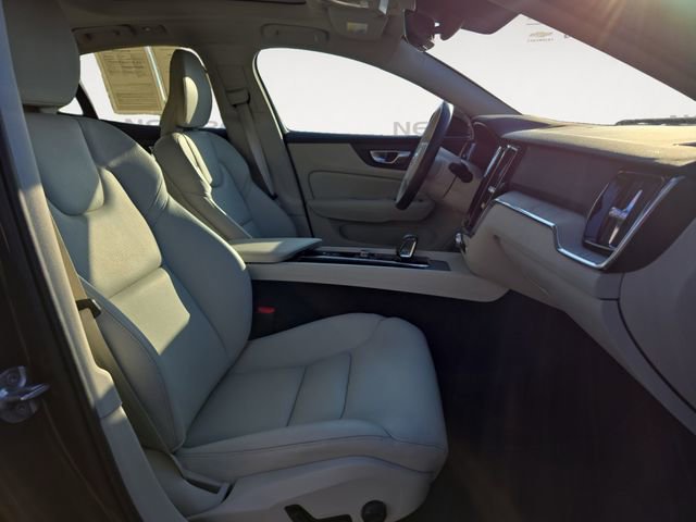 Used 2025 Volvo S60 B5 Plus FWD image 15
