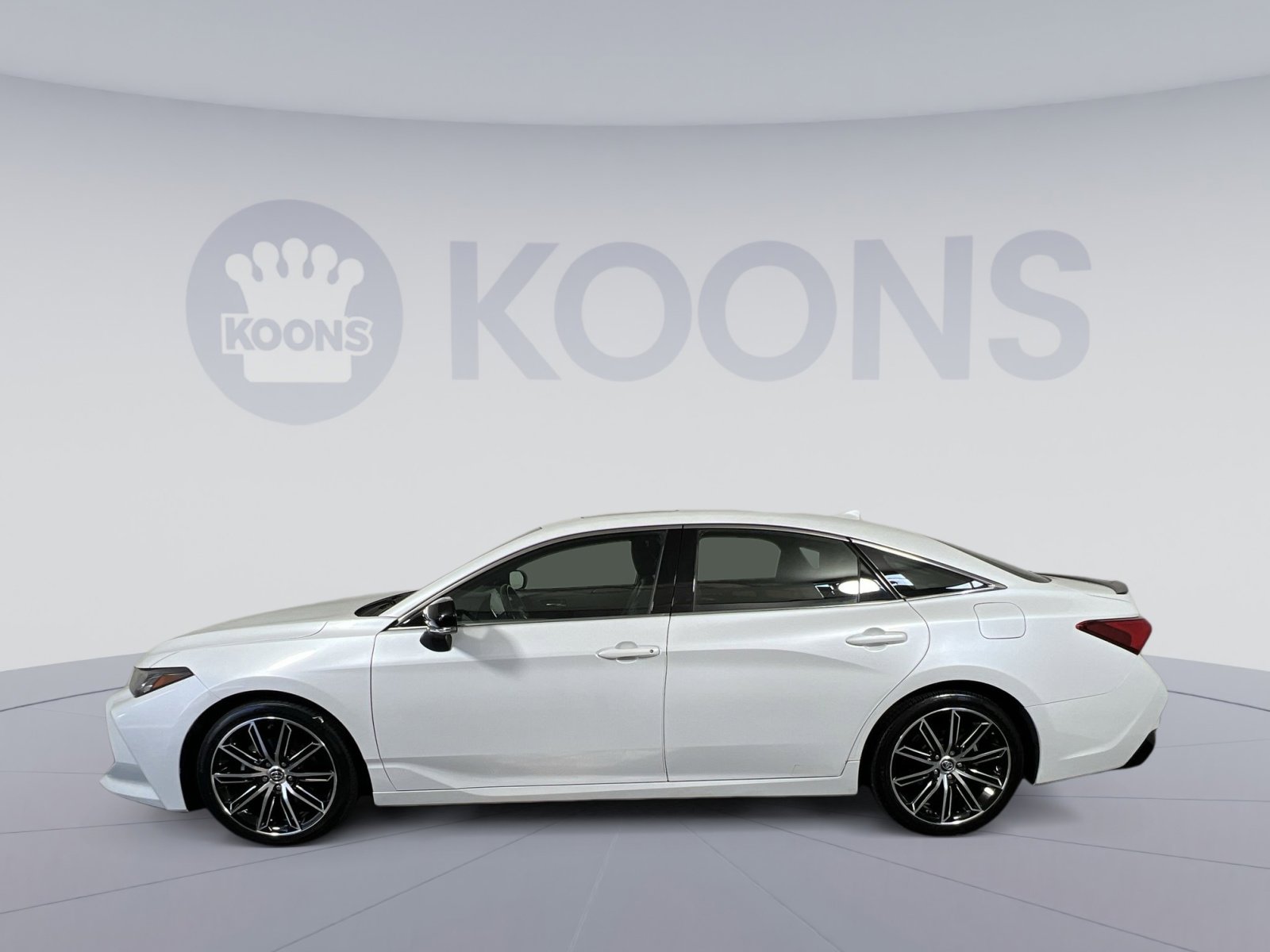 Used 2019 Toyota Avalon Touring w/ Advanced Safety Package image 7