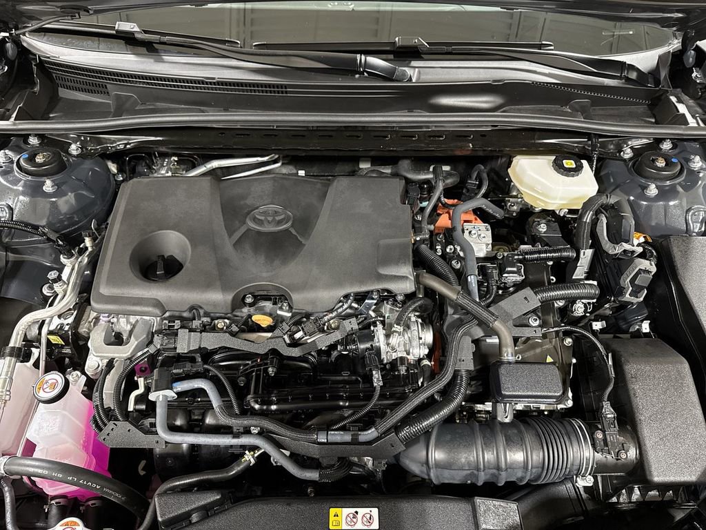 Used 2025 Toyota Camry SE w/ Convenience Package image 25