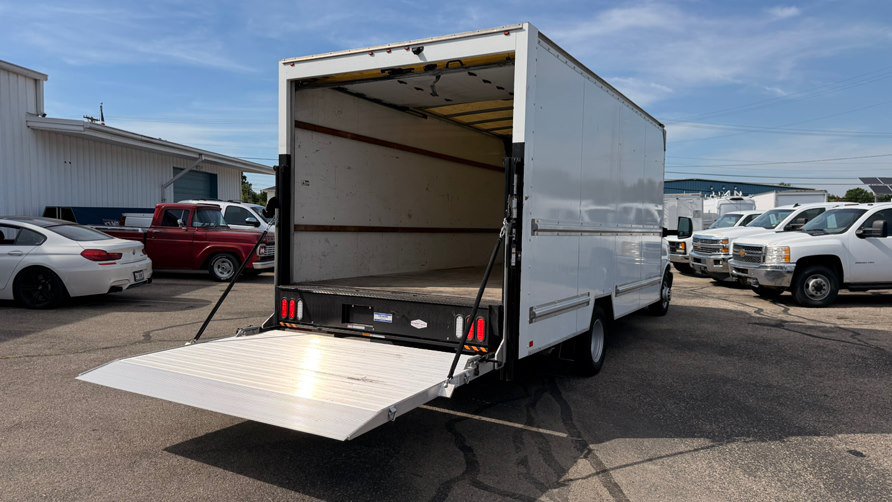 Used 2020 GMC Savana 3500 Extended w/ Driver Convenience Package RWD image 8