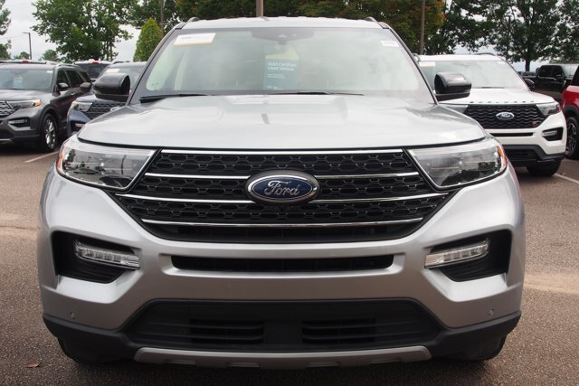 Certified 2024 Ford Explorer XLT w/ Equipment Group 202A AWD/4WD image 2