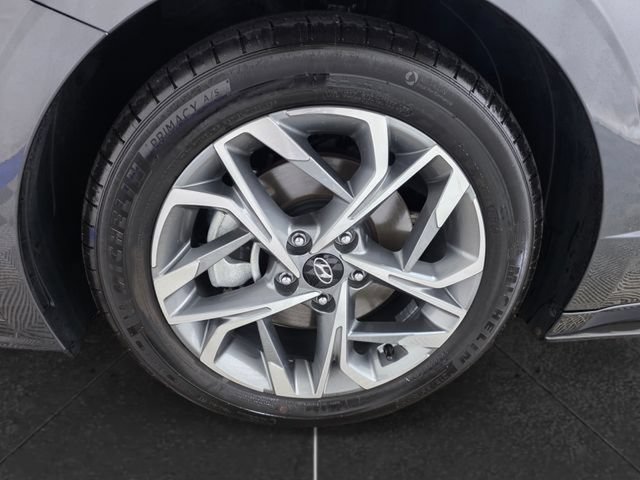 Used 2023 Hyundai Sonata SEL w/ Convenience Package FWD image 9