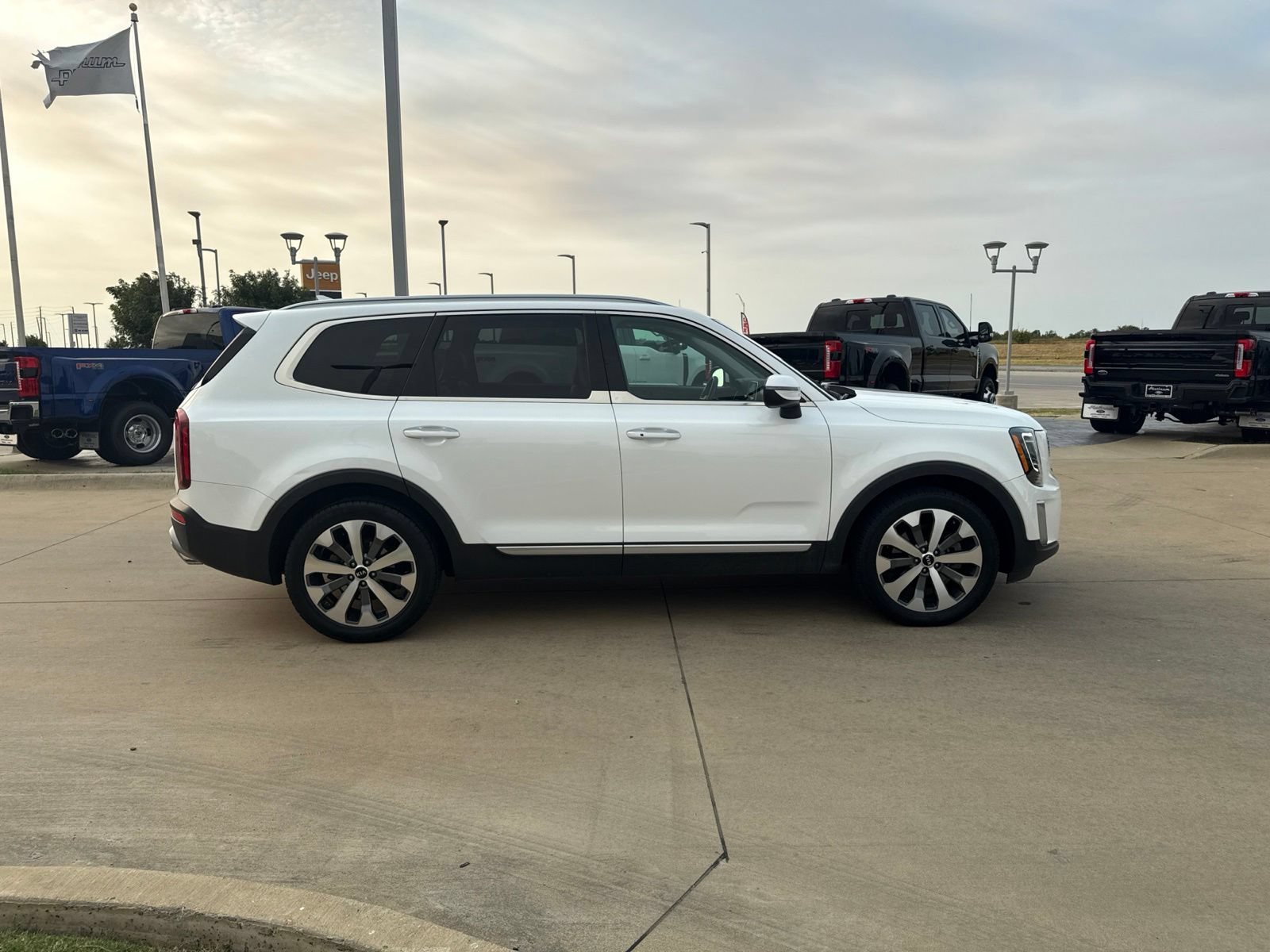 Used 2020 Kia Telluride S FWD image 7