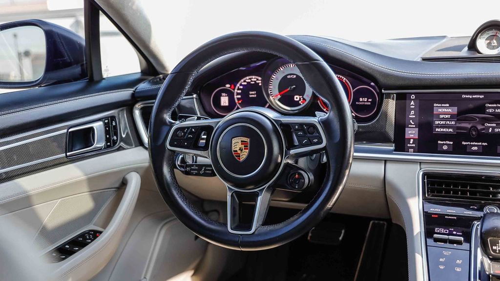 Used 2019 Porsche Panamera GTS image 18