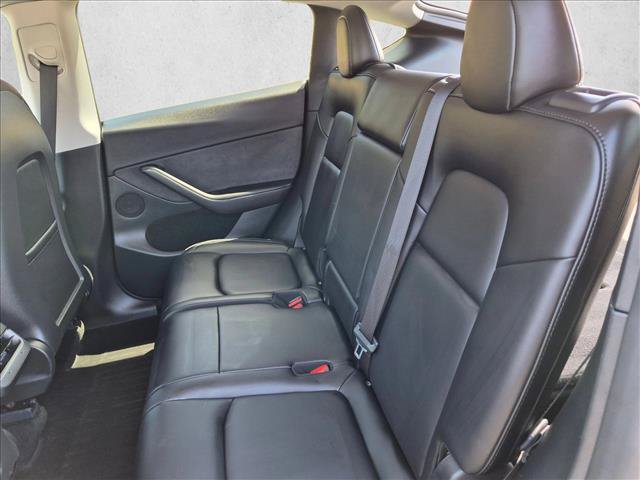 Used 2024 Tesla Model Y Long Range AWD/4WD image 19