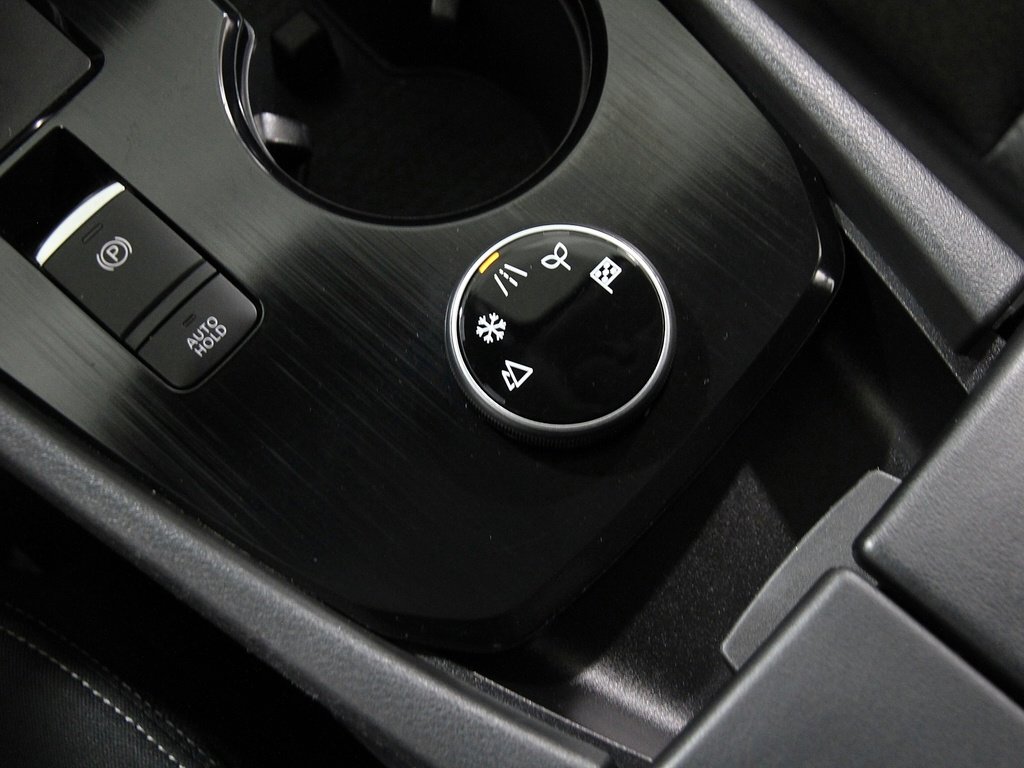 Used 2024 Nissan Rogue SV image 15