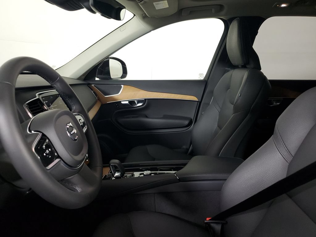 Used 2024 Volvo XC90 B5 Plus AWD/4WD image 24
