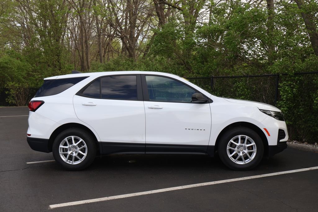 Used 2024 Chevrolet Equinox LS w/ LS Convenience Package AWD/4WD image 11
