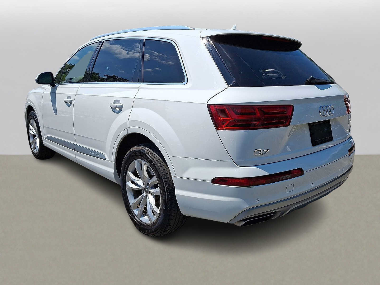 Used 2017 Audi Q7 3.0T Premium Plus AWD/4WD image 28