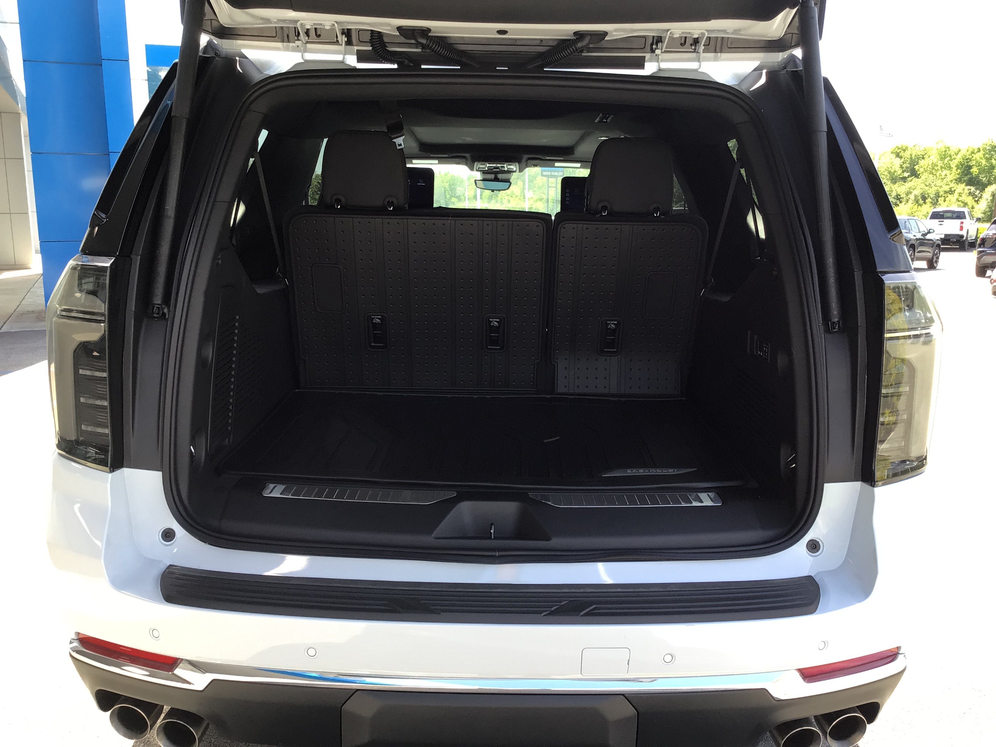 New 2026 Chevrolet Suburban Premier AWD/4WD image 46