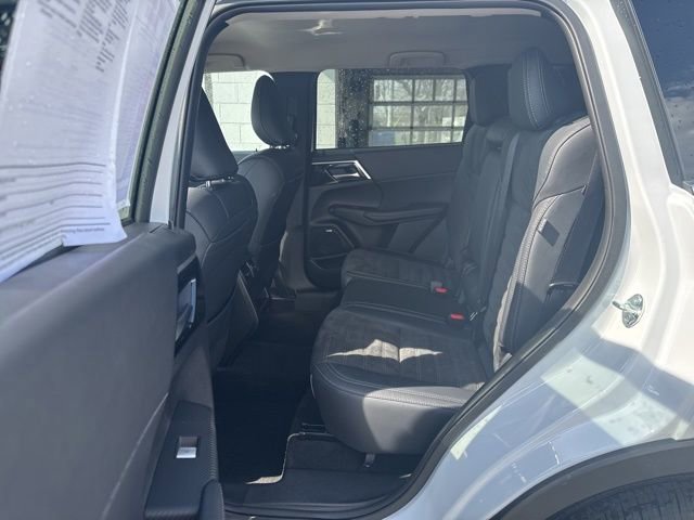 Used 2025 Mitsubishi Outlander SE AWD/4WD image 20