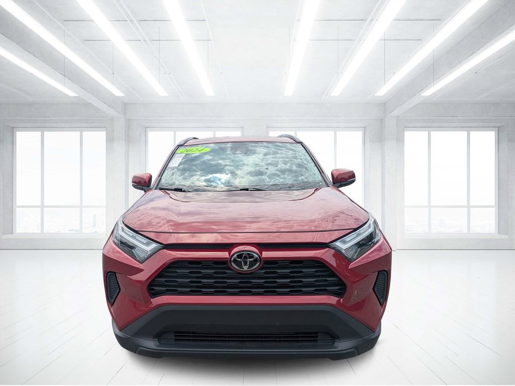 Used 2025 Toyota RAV4 XLE AWD/4WD image 8