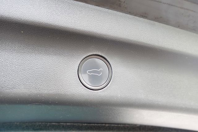 Used 2022 Tesla Model Y Long Range image 22