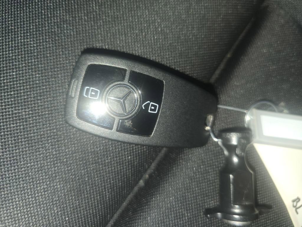 Used 2024 Mercedes-Benz Sprinter 2500 image 27