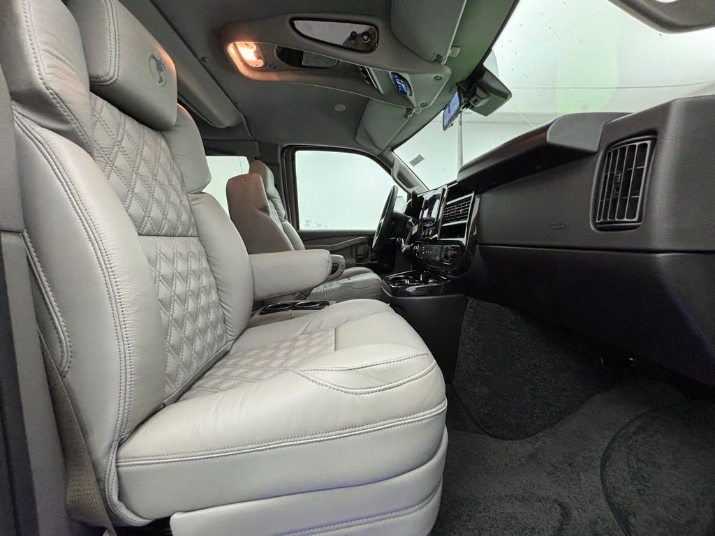 New 2025 GMC Savana 2500 Extended w/ Driver Convenience Package image 26