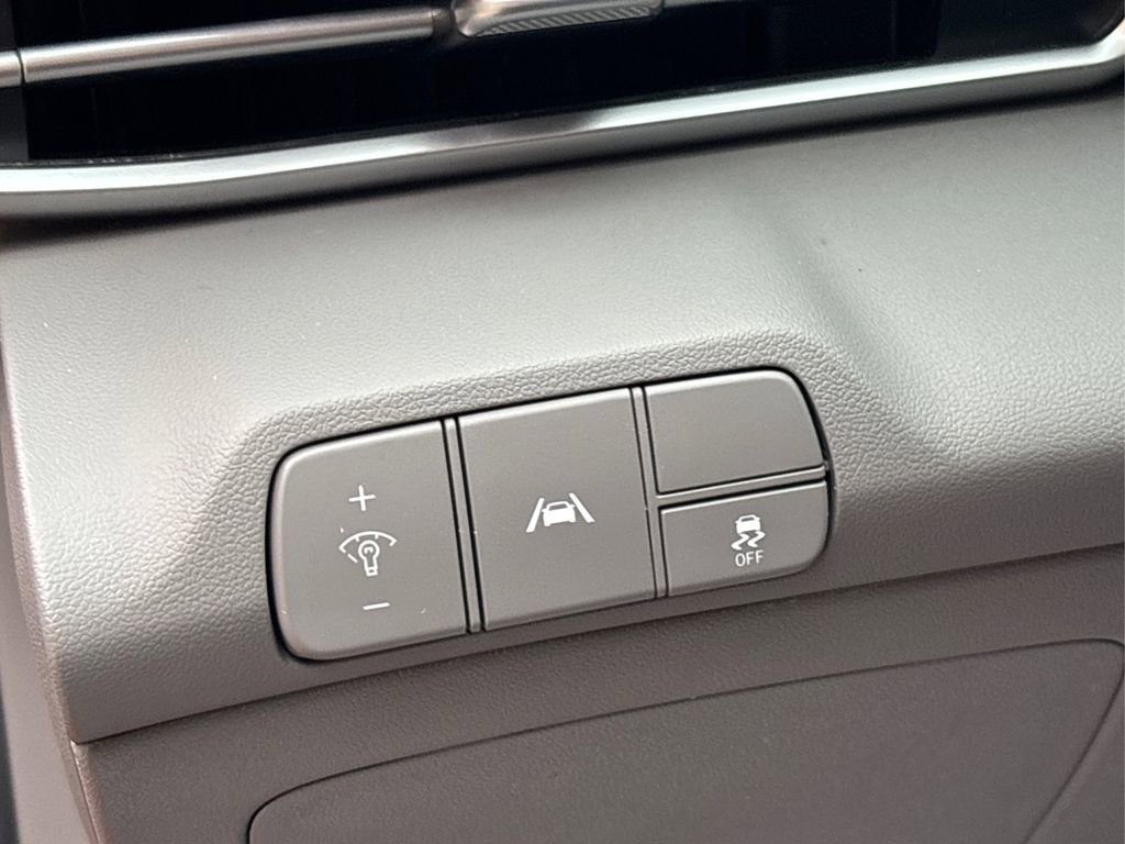 Certified 2023 Hyundai Elantra SEL w/ Cargo Package image 32