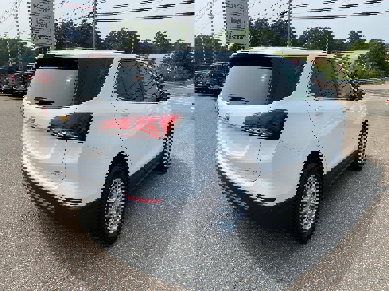 Used 2023 Chevrolet Equinox LT w/ LPO, Floor Liner Package image 3