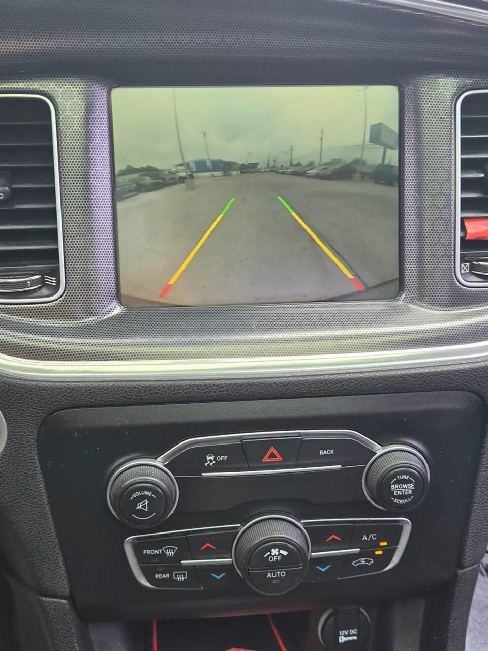 Used 2015 Dodge Charger SXT RWD image 10