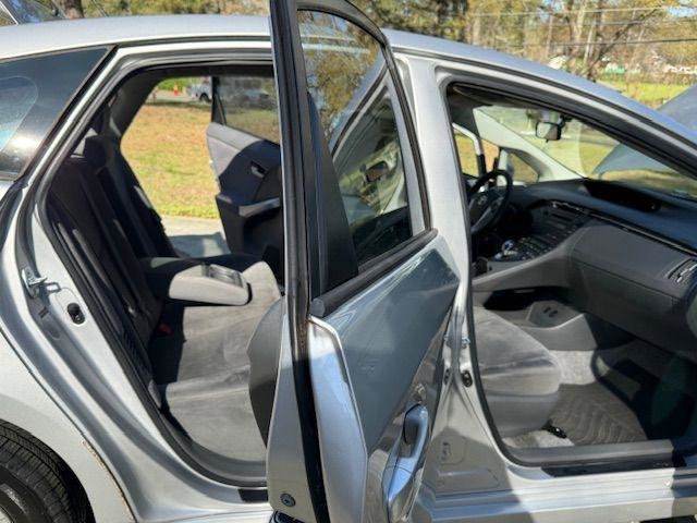 Used 2010 Toyota Prius One image 12