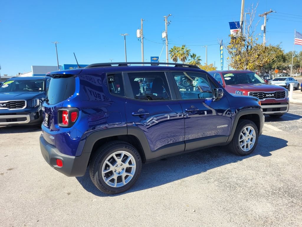 Used 2020 Jeep Renegade Latitude w/ Cold Weather Group image 15